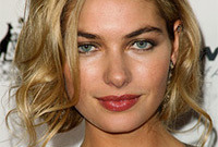 Jessica-harts-hair-and-makeup-side